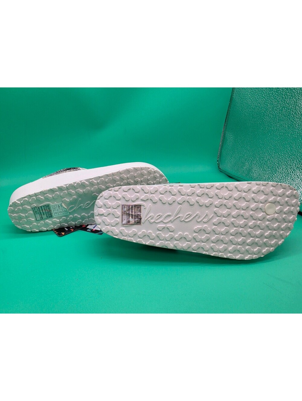 Skechers Luxe Foam Rhinestone Leopard Print Flip Flops White Women's Size 10 - Picture 6 of 6